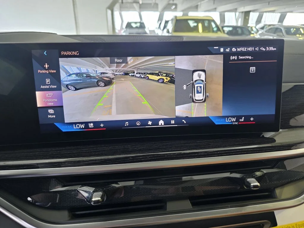 New 2026 Alpine White BMW sDrive40i image 25