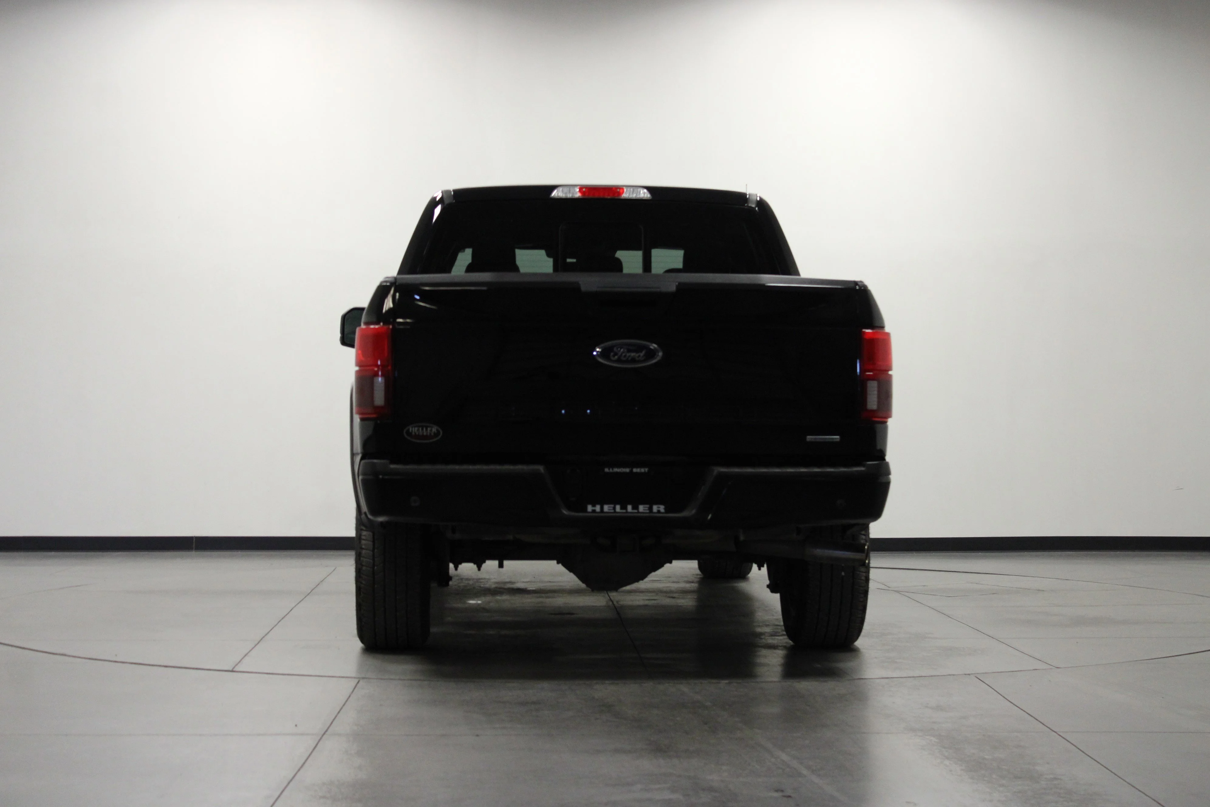 Used 2018 Shadow Black Ford LARIAT image 5