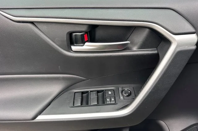 Used 2021 Red Toyota XLE image 11