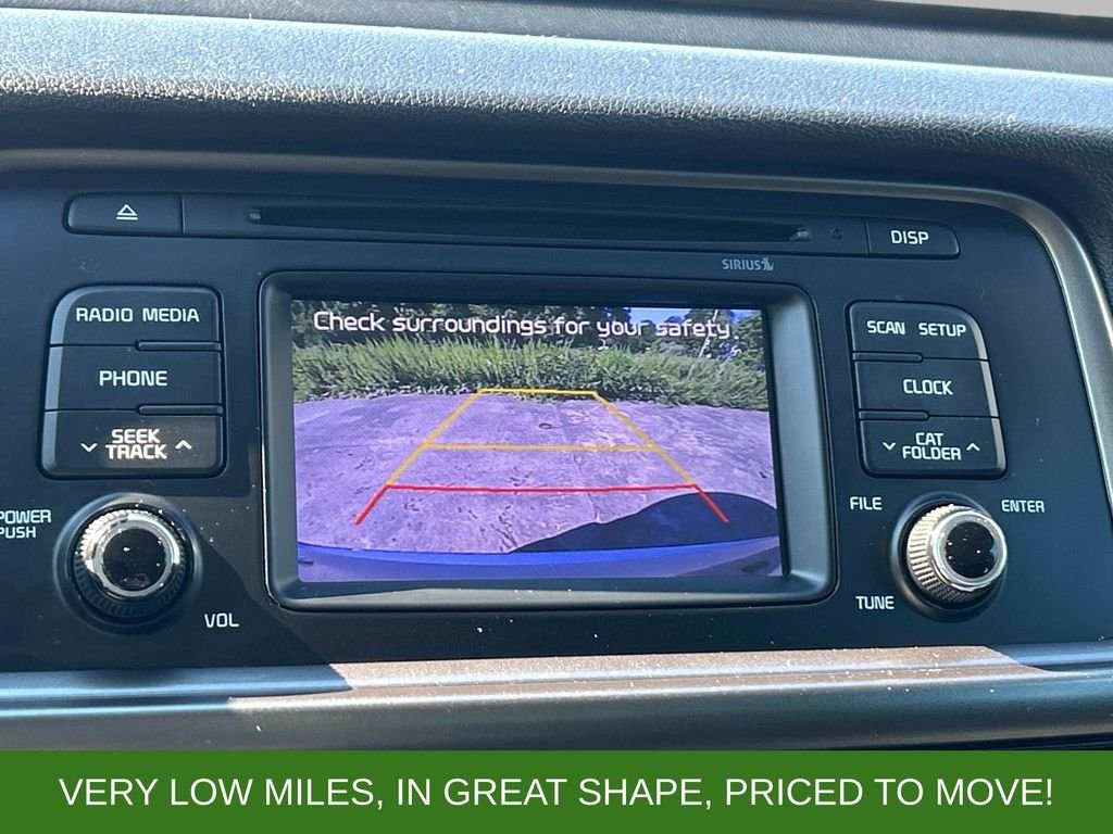 Used 2017 Silver Kia LX image 28