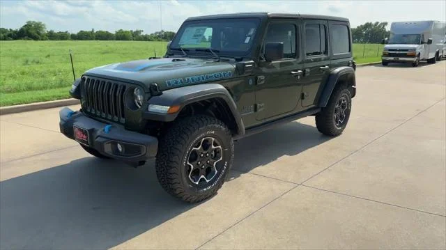 New 2023 Sarge Green Clear-Coat Exterior Paint Jeep Rubicon 4xe image 4
