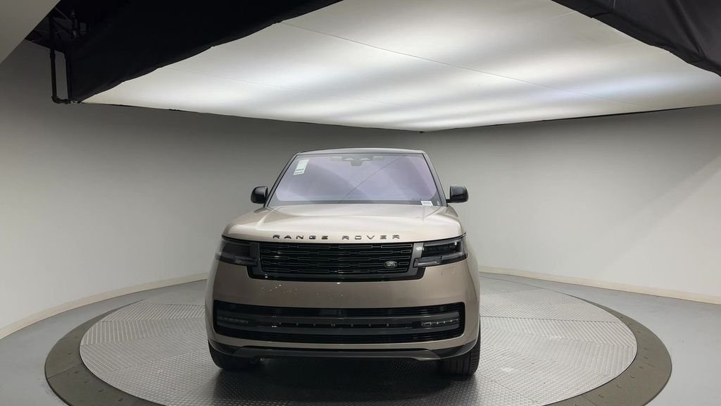 Used 2023  Land Rover Autobiography image 3