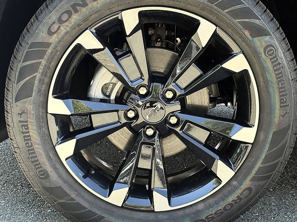 New 2026 Mosaic Black Metallic Chevrolet RS image 8
