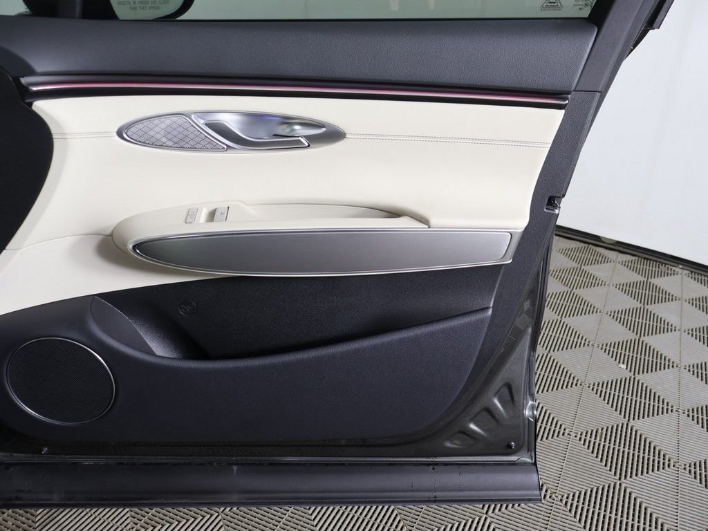 2026 GENESIS GV70 Select - Photo 24