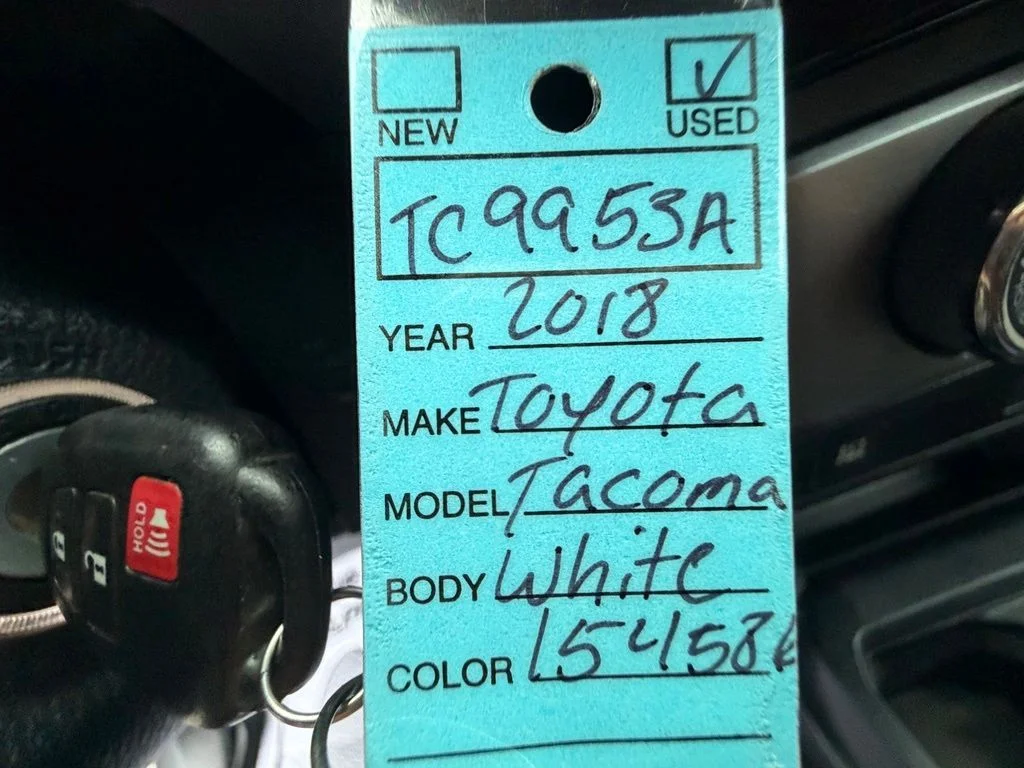 Used 2018 White Toyota SR5 image 27
