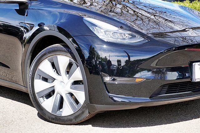 Used 2021 Black Tesla Long Range image 3