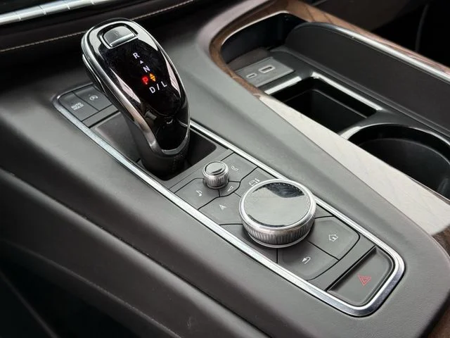 Used 2024 Silver Cadillac Sport Platinum image 19