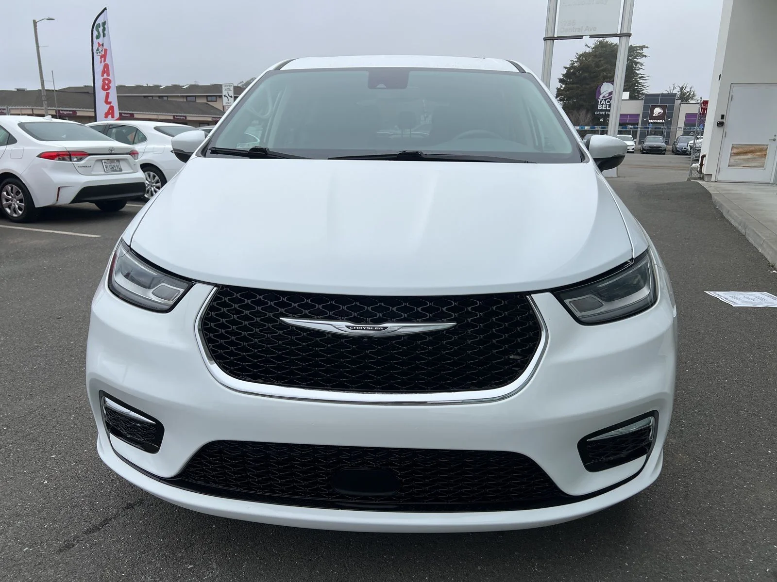 Used 2023 White Chrysler Touring L image 8