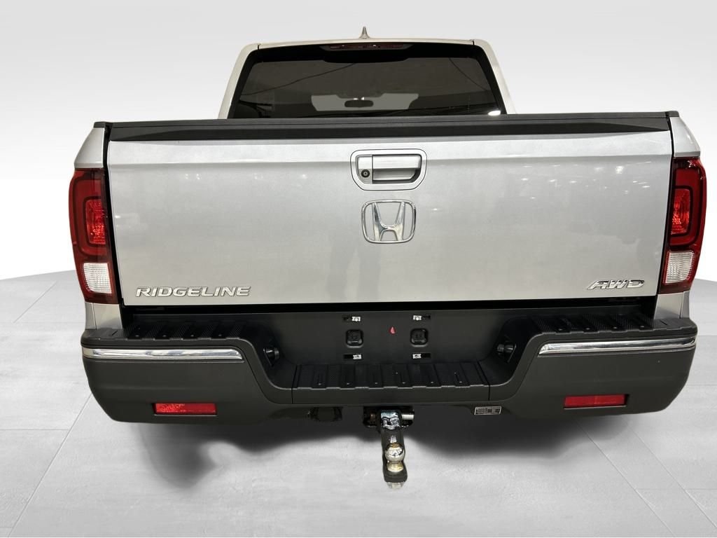 2019 Honda Ridgeline Sport photo 4