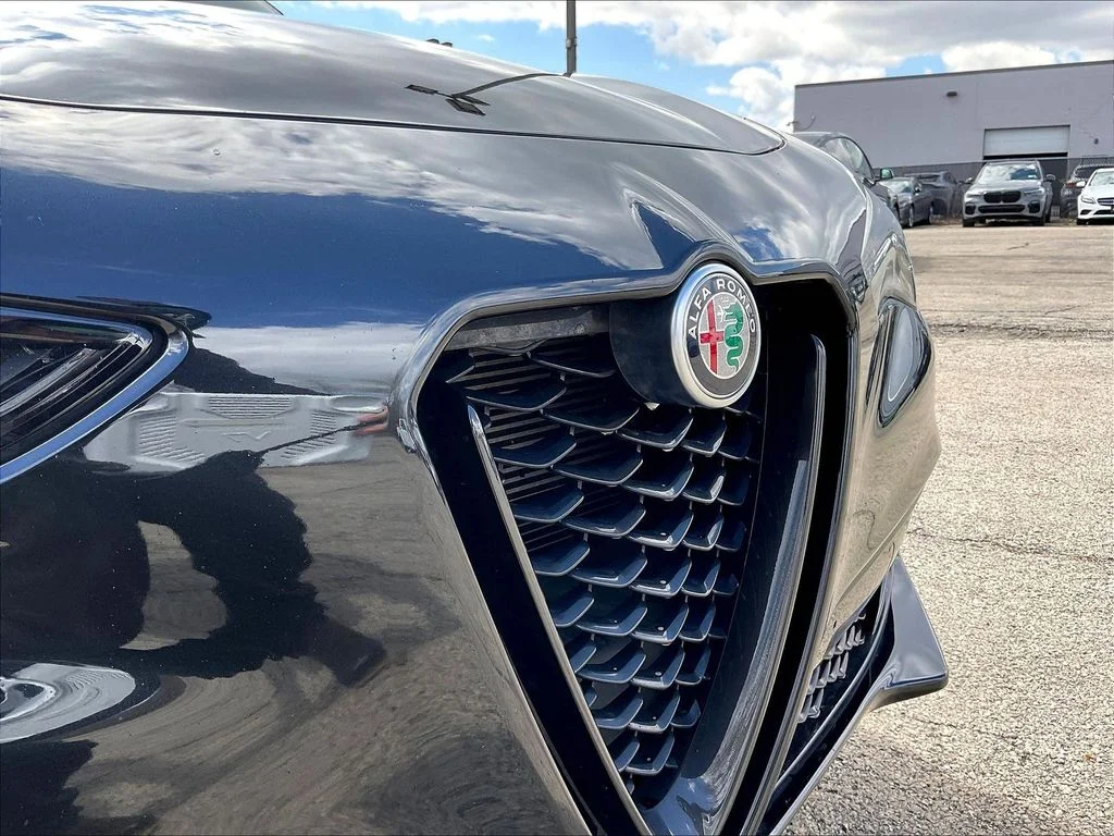 Used 2024 Black Metallic Alfa Romeo Sprint image 33