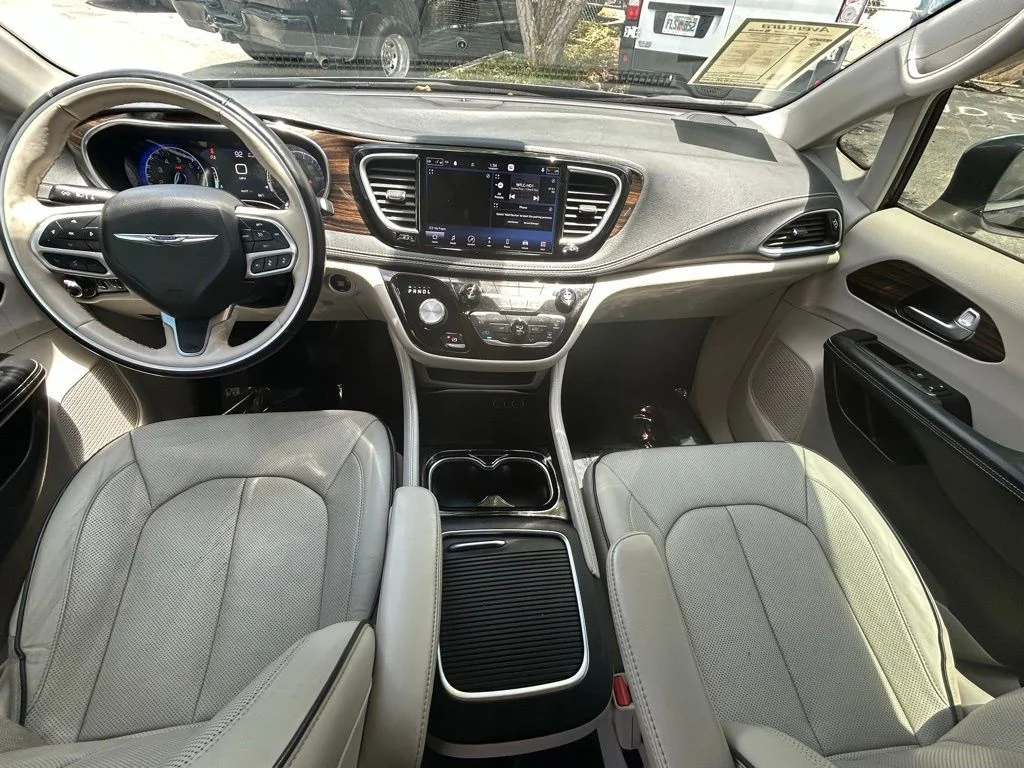 Used 2021 Gray Chrysler Limited image 10