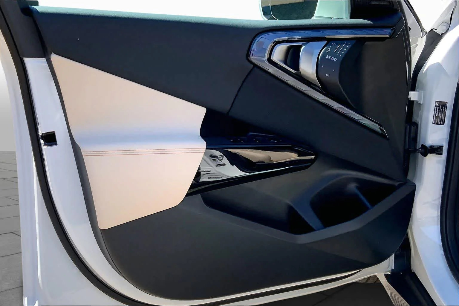 New 2026 Mineral White Metallic BMW 30 xDrive image 10