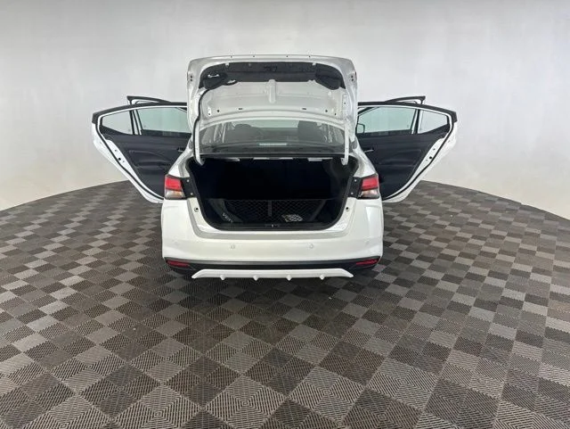Used 2025 White Nissan 1.6 SV image 15