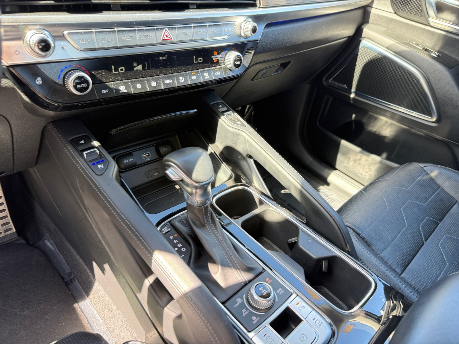 Used 2020 Snow White Pearl Kia SX image 13