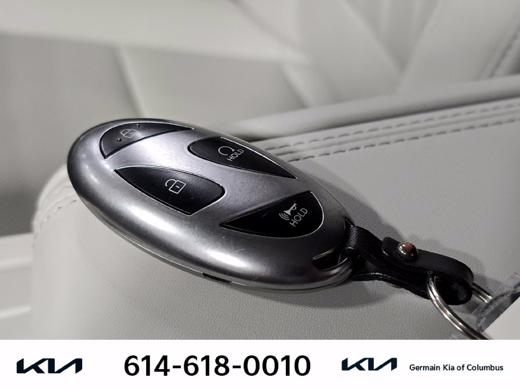 Used 2024 Silver Hyundai SEL image 33