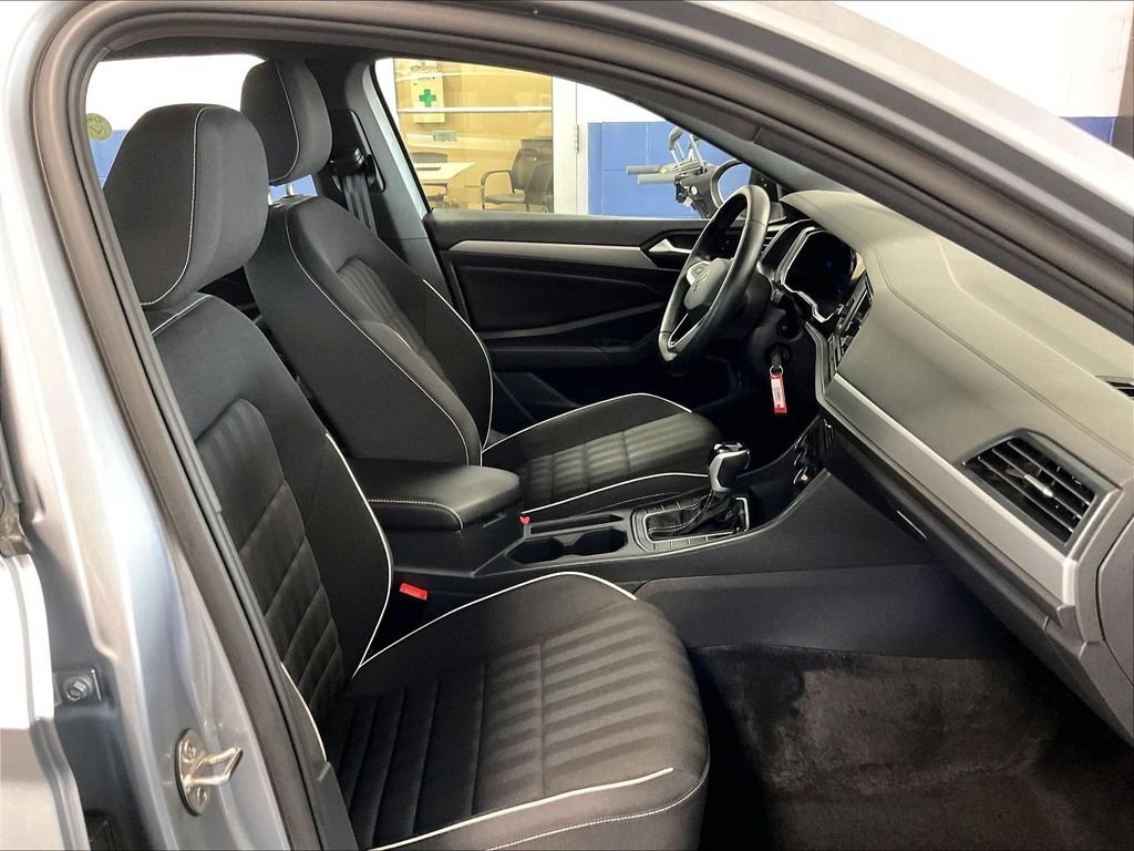 Used 2023 Gray Volkswagen 1.5T Sport image 11