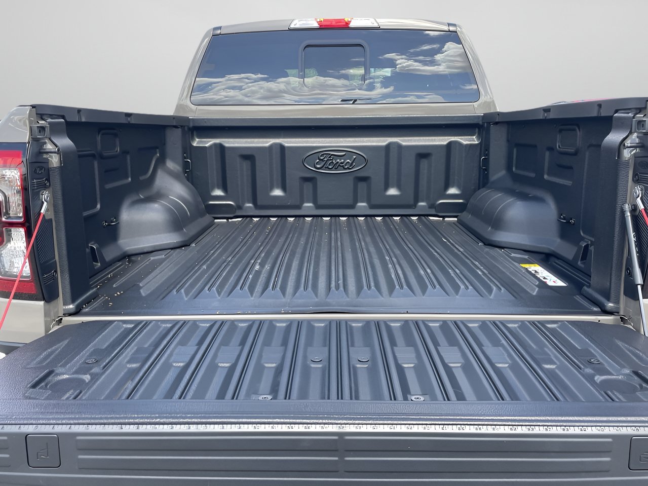 New 2026 Marsh Gray Ford XLT image 8