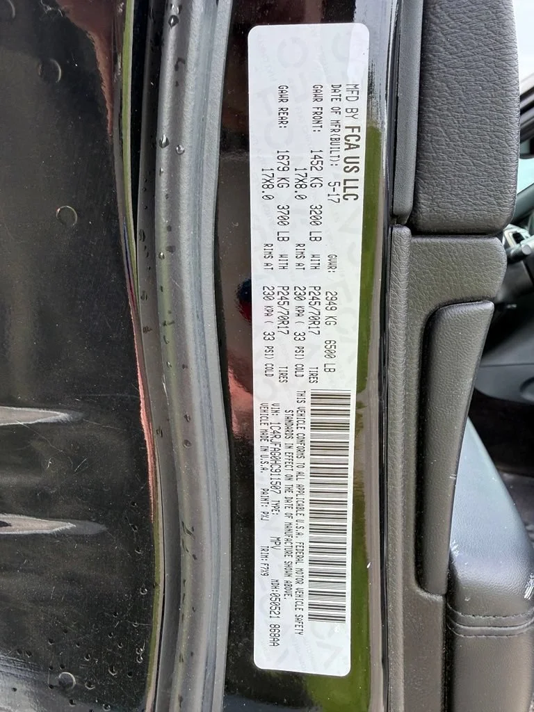 Used 2017 Black Jeep Laredo image 41