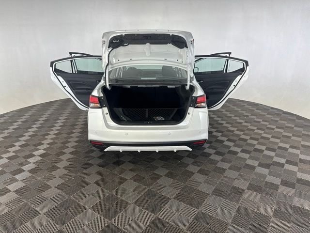 Used 2025 White Nissan 1.6 SV image 15