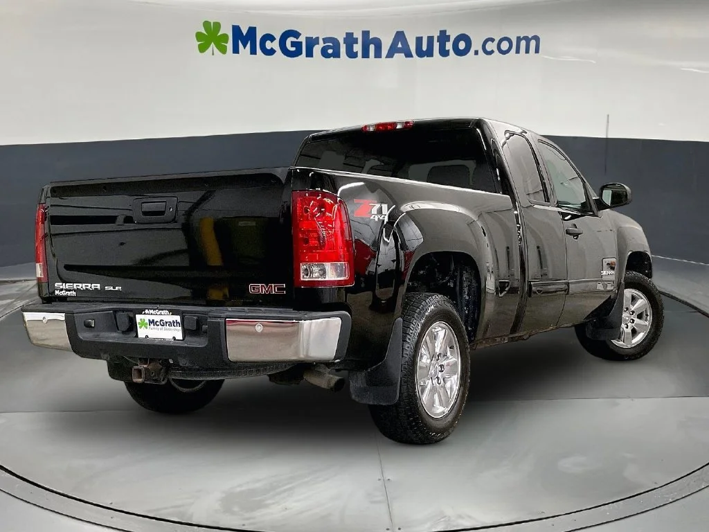 Used 2013 Black GMC SLE image 16