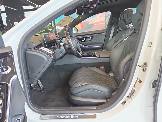 New 2026 MANUFAKTUR Moonlight White Metallic Mercedes-Benz S580 image 23