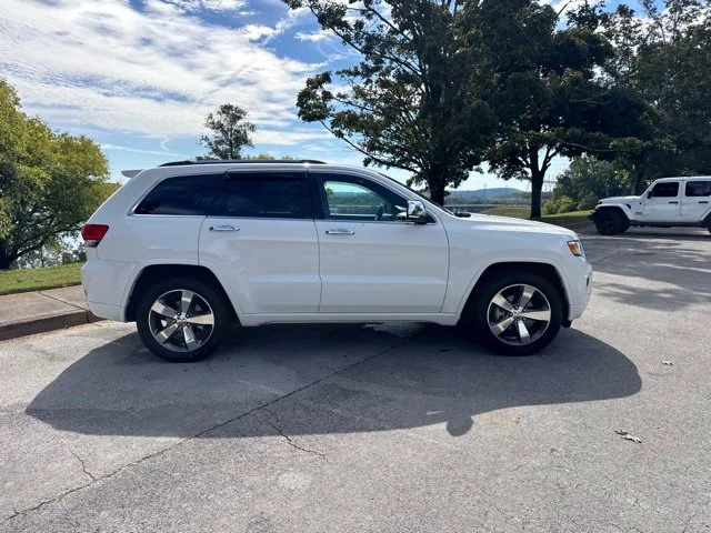 Used 2015 White Jeep Overland image 8