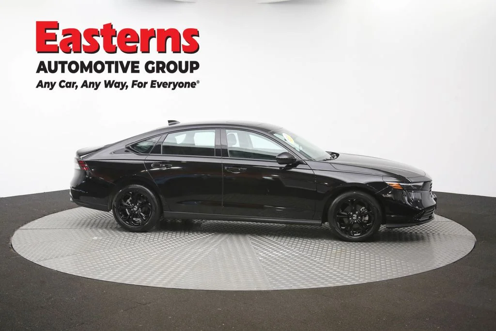 Used 2025 Black Honda SE image 40