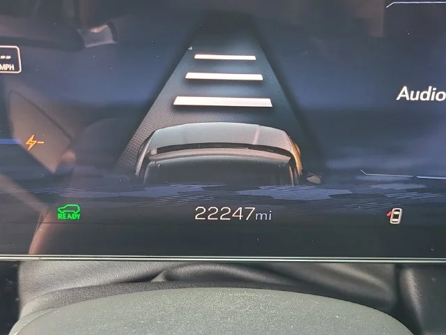 Used 2024 Galaxy Gray Metallic Chevrolet LT image 27