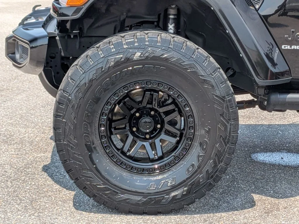 Used 2021 Black Jeep Overland image 11