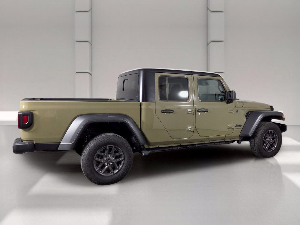 Used 2026 41 Jeep Sport S image 4