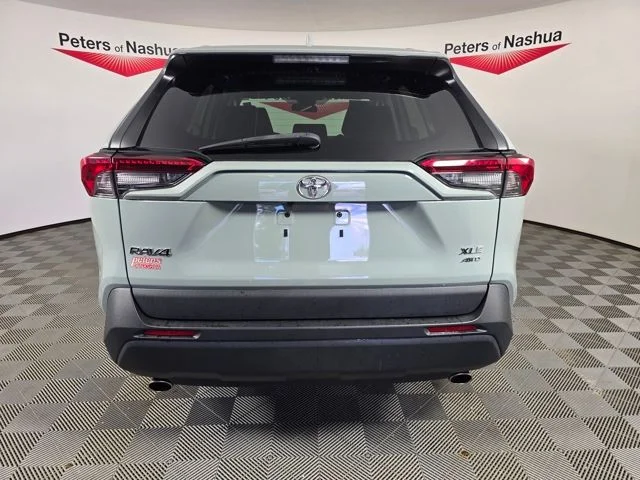 Used 2022 Gray Toyota XLE image 27
