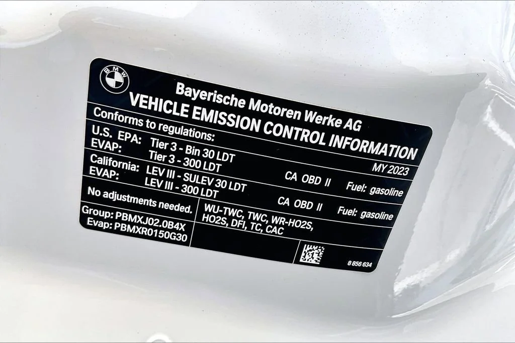 Used 2023 White BMW sDrive30i image 29