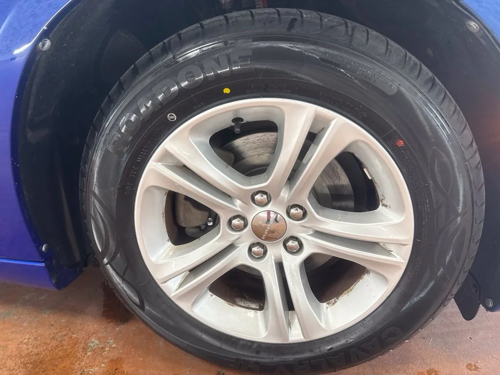 Used 2019 Indigo Blue Dodge SXT image 10