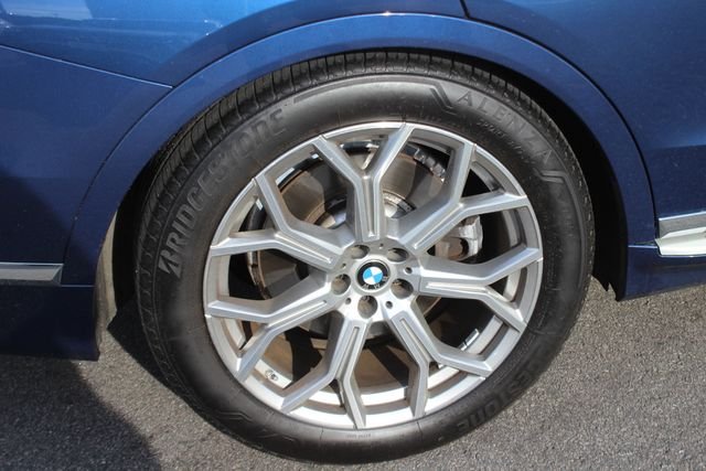 Used 2022 Blue BMW xDrive40i image 42