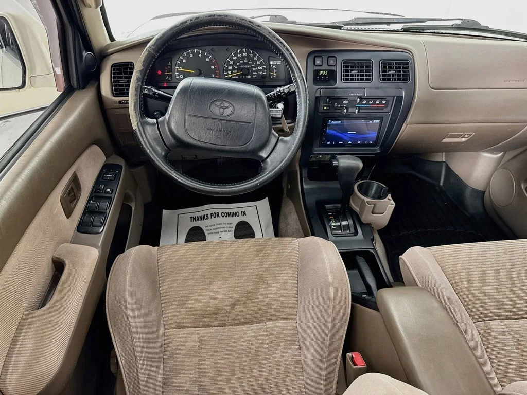 Used 1997  Toyota SR5 image 25