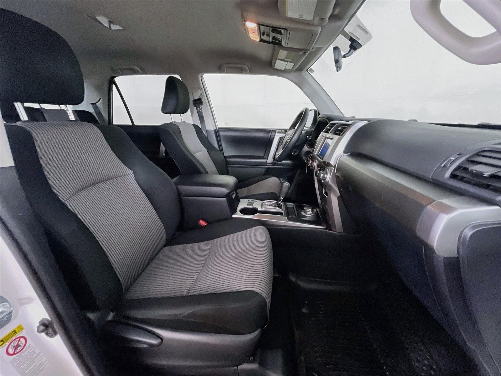 Used 2018 Super White Toyota SR5 image 29