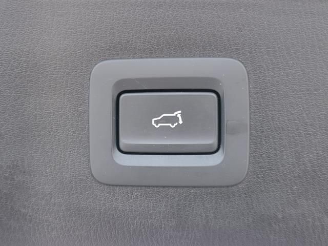 Used 2021 White Mazda Touring image 10