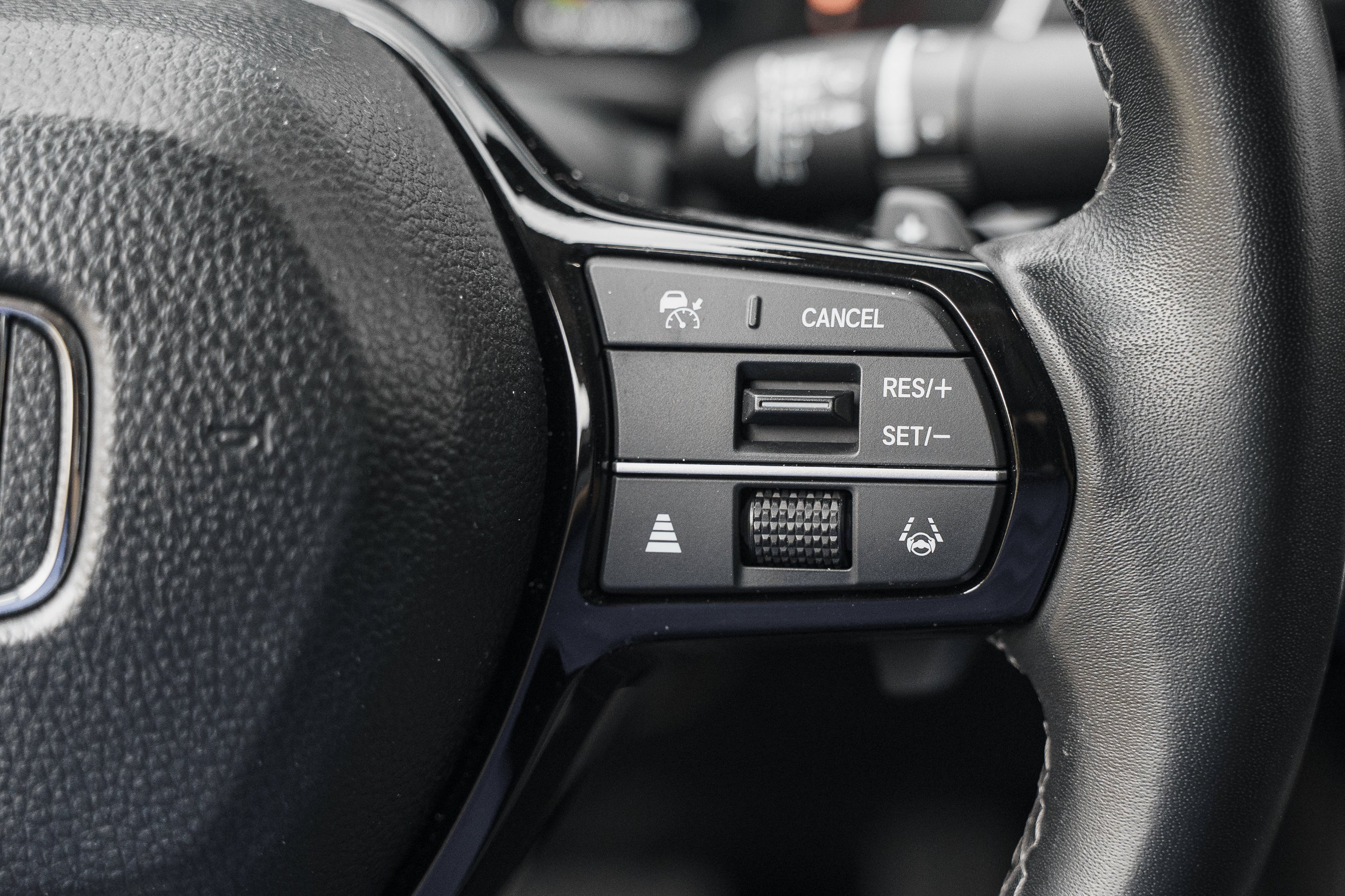 Used 2024 Platinum White Pearl Honda Touring image 15