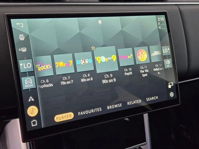 Used 2024  Land Rover SE image 24