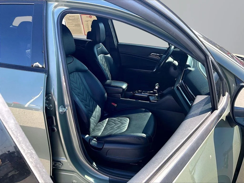 Used 2023 Green Kia X-Line image 8