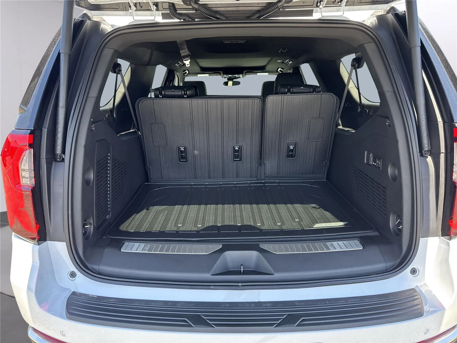 New 2026 Glacier White Tricoat GMC Denali image 35
