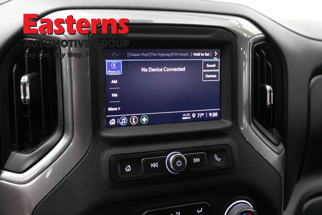 Used 2023 White Chevrolet Custom image 19