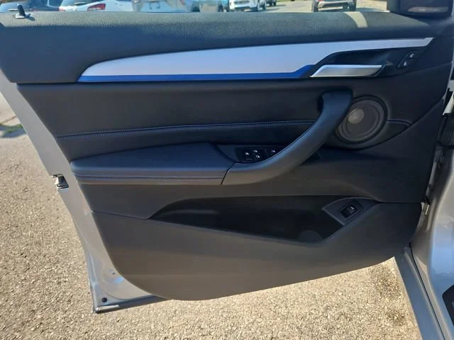 Used 2018 Silver BMW xDrive28i image 11