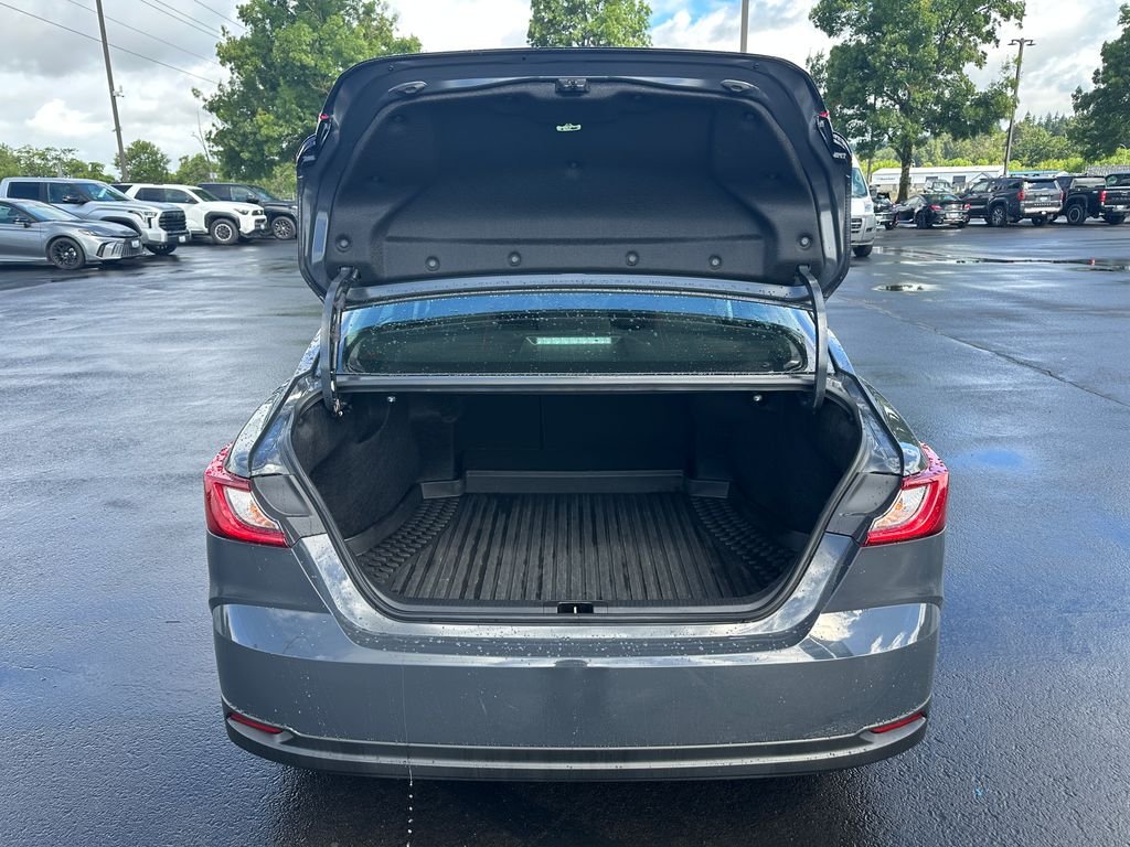 Used 2025 Underground Toyota LE image 11