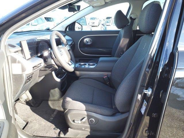 New 2026 Abyss Black Hyundai SE image 9
