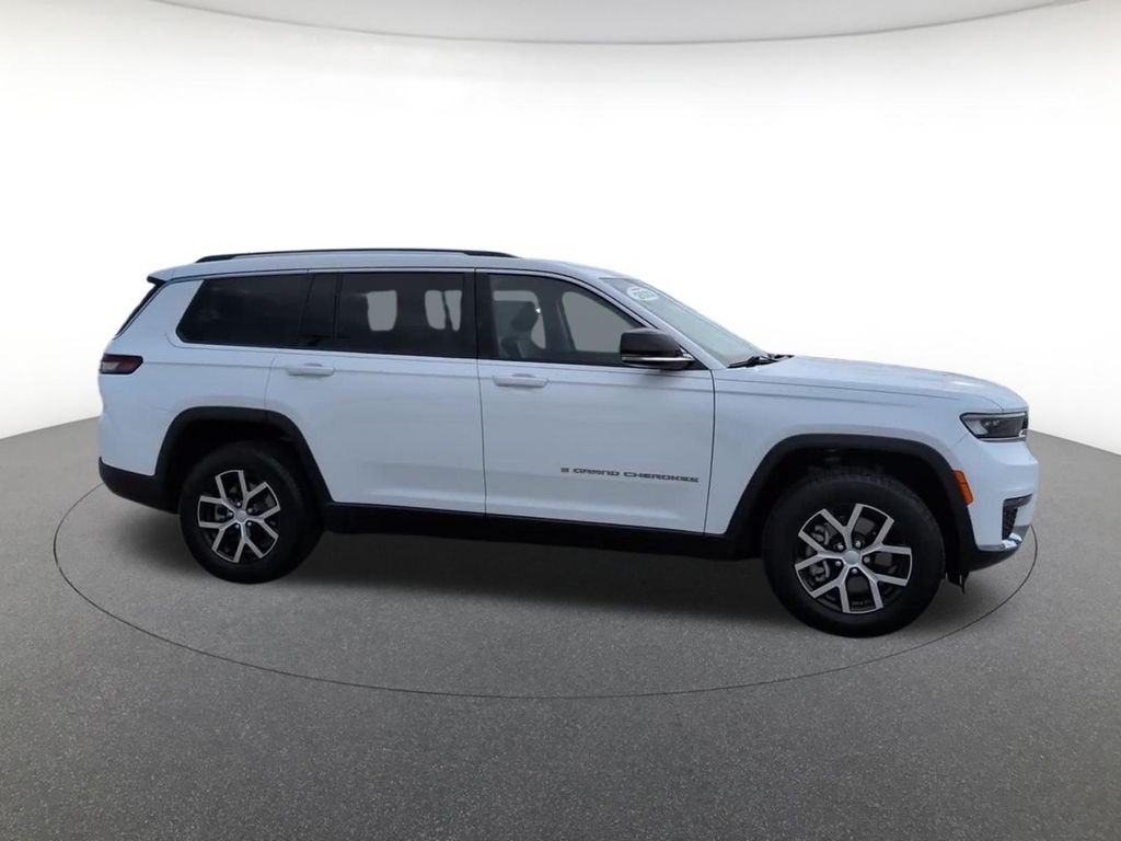 Used 2023 White Jeep Limited image 4