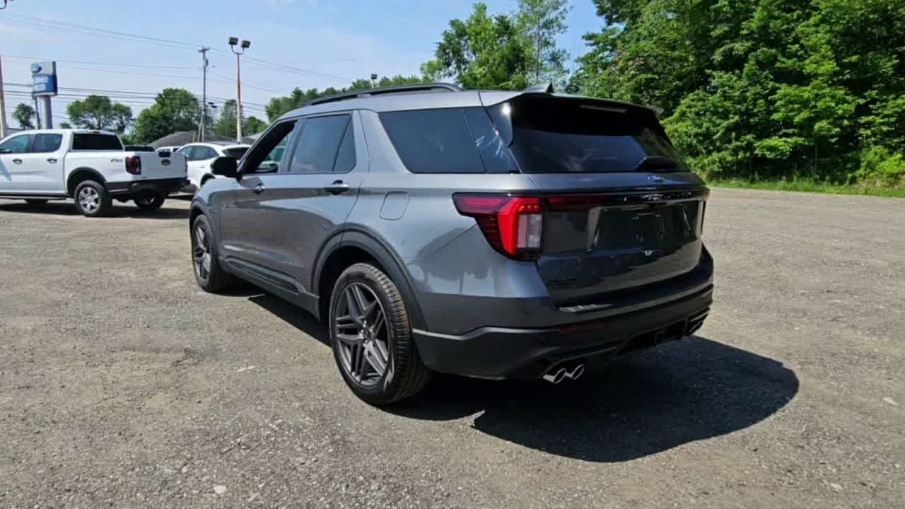 2026 Ford Explorer ST - Photo 6