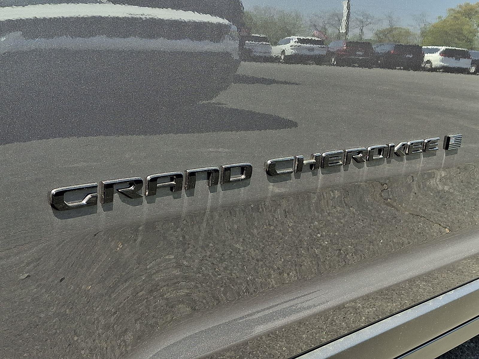 New 2026 Baltic Gray Metallic Clear-Coat Exterior Paint Jeep Laredo Altitude image 19