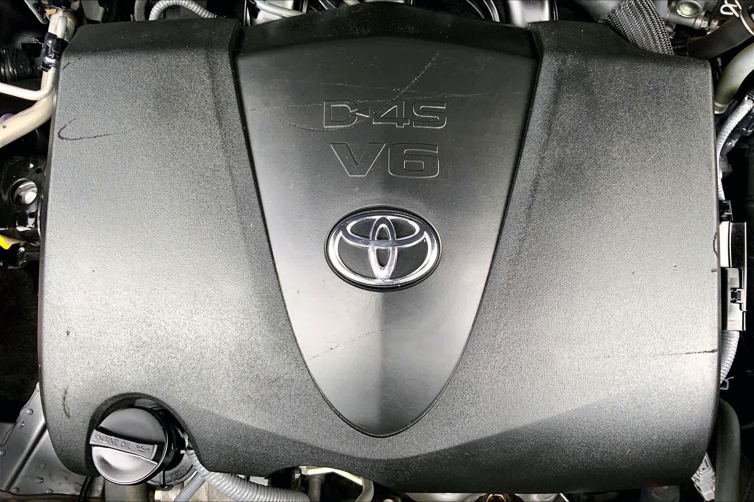 Used 2020 Magnetic Gray Metallic Toyota Limited image 32
