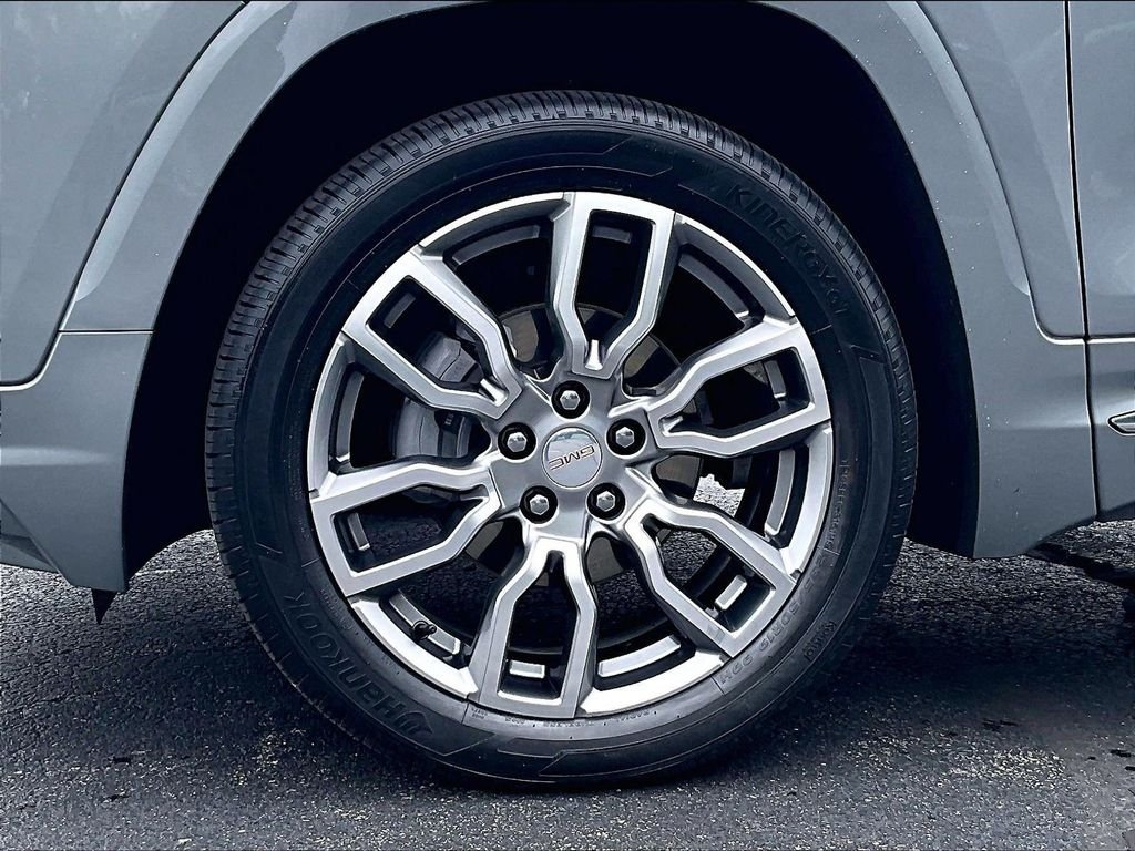 Used 2023 Silver GMC Denali image 7